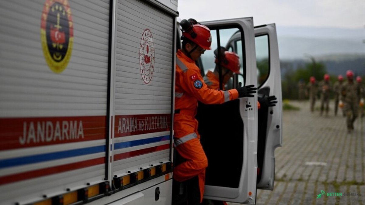 Bolu'nun 'Kör Noktaları' Aydınlanıyor: Jandarma Ekipleri Nefes Kesen Tatbikatlarla Hayat Kurtarmaya Hazır!