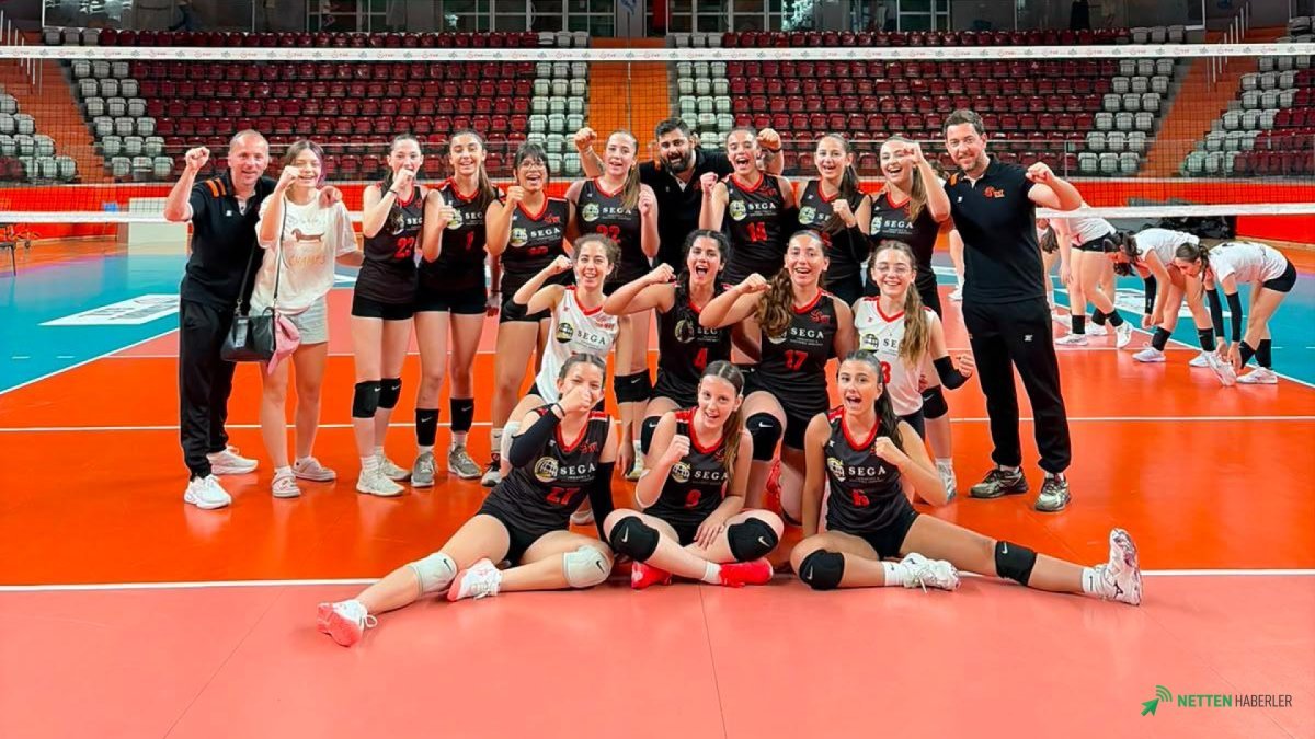 SET Voleybol Kupalara Ambar Oldu! Küçük Kızlar Sahneye Çıktı, Tarih Yazıldı: İstanbul Şampiyonluğu ve Rekorlar Zinciri!