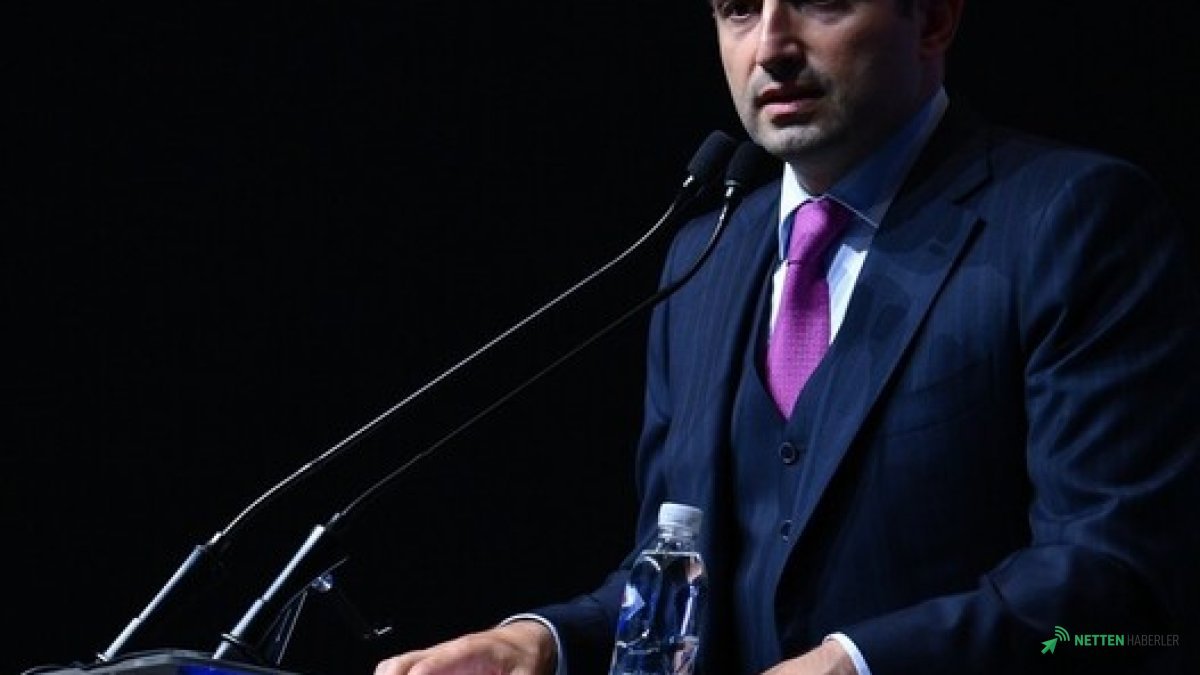 Bayraktar'dan Çarpıcı Çıkış: 'Teknoloji Tekellerinin Örümcek Ağını Yırtıp Atabiliriz!'