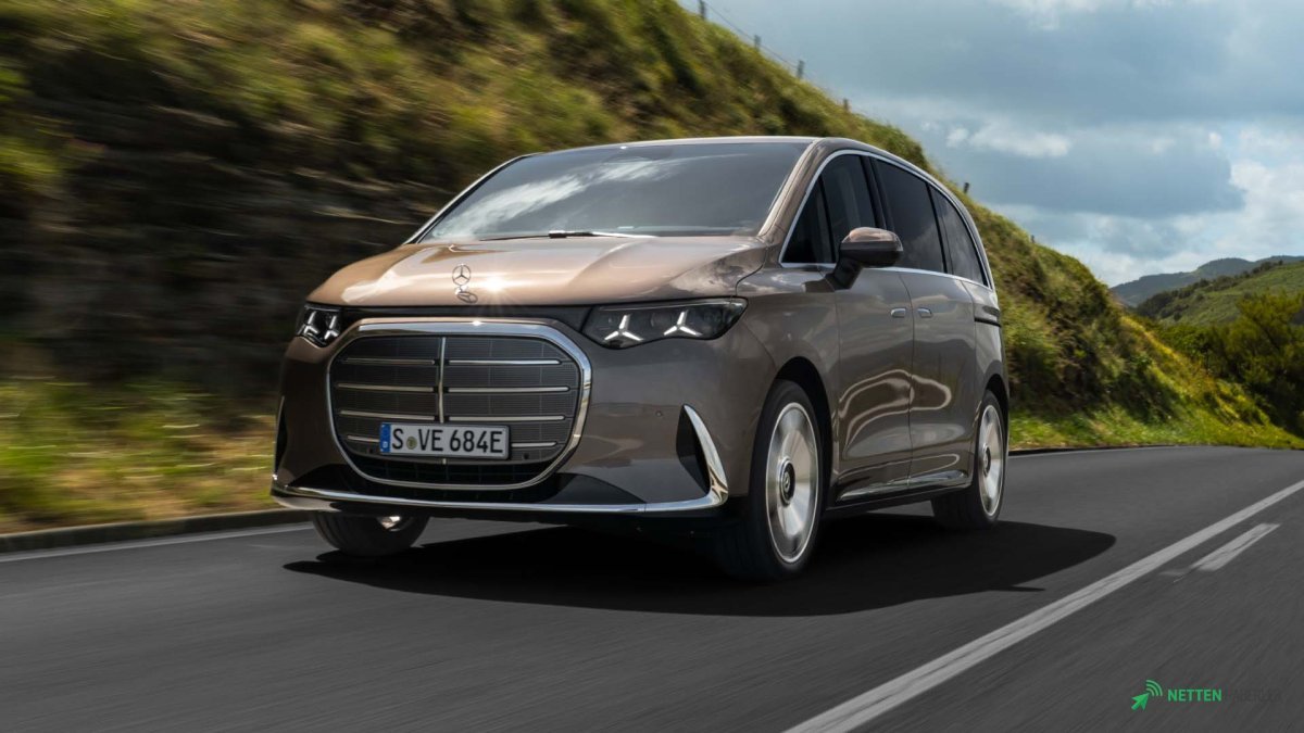 Mercedes'ten Türkiye Hamlesi: Elektrikli V Klasse Sahneye Çıkıyor! Sadece Bizim İçin Geliştirildi...