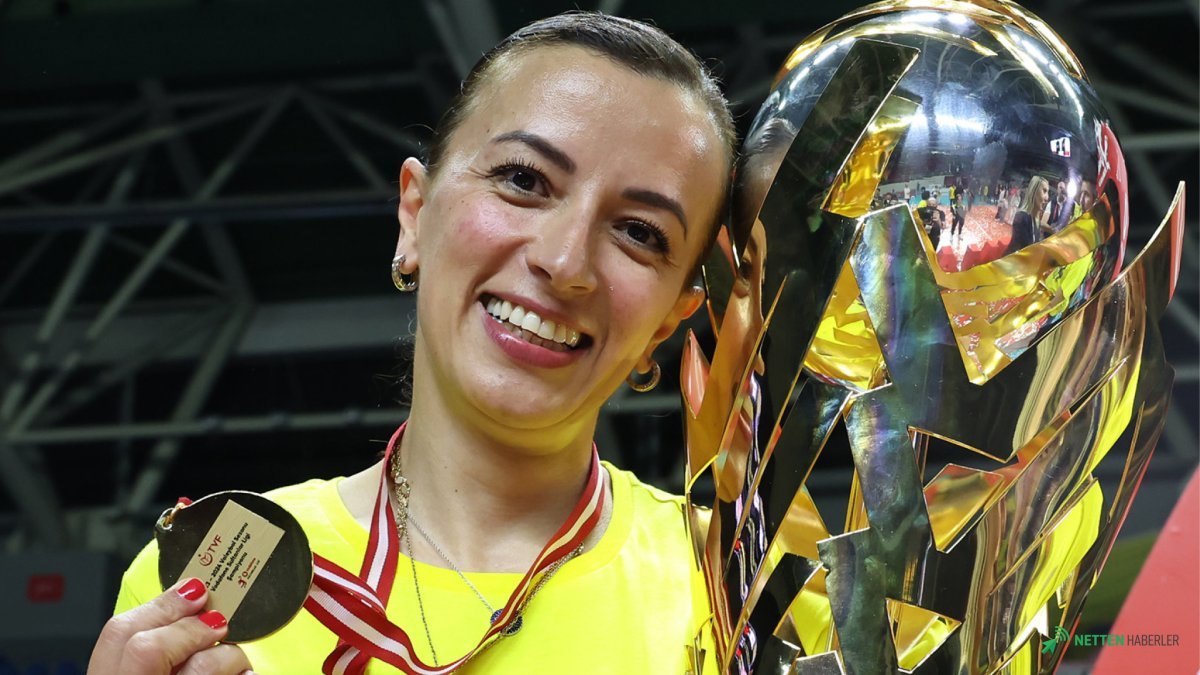 Fenerbahçe Voleybolda Kilit İsim Geri Döndü! Pelin Çelik'ten Kadın Takımına Kritik Görev!