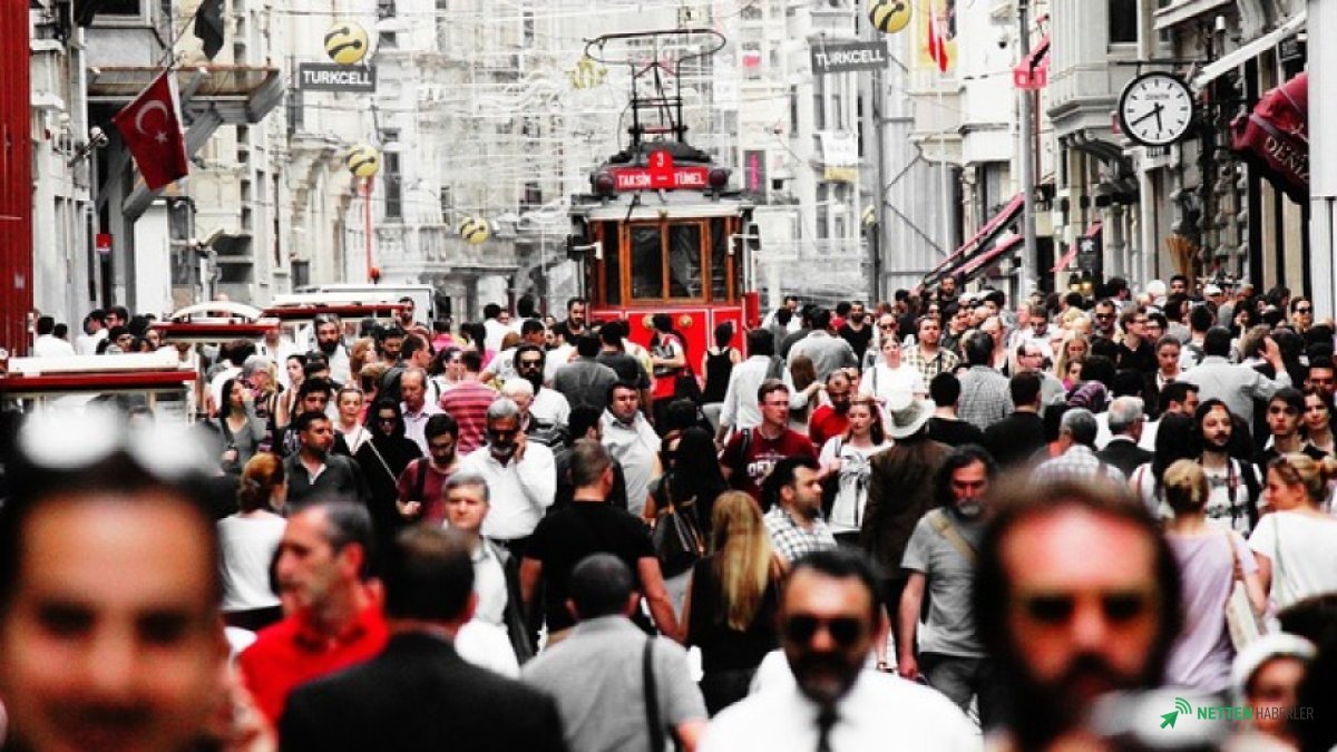 Türkiye'ye Göç Dalgası Büyüdü: 2025'te Yüzde 25'lik Artış Şaşırttı! Hangi Ülkelerden Kimler Geldi?