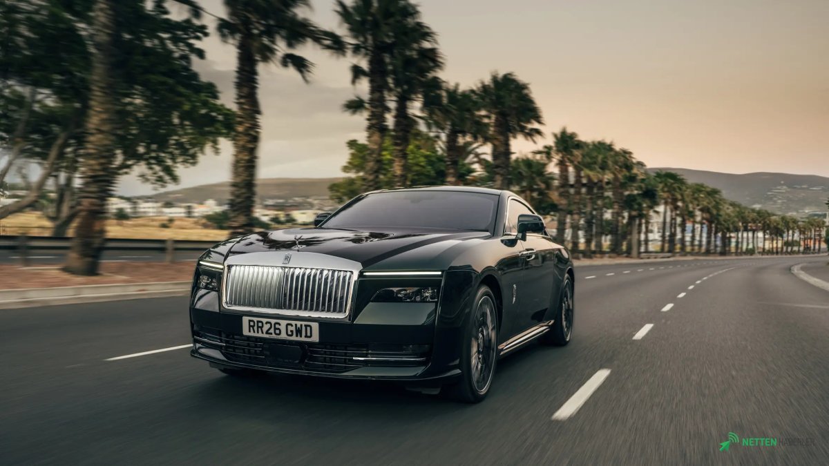 Rolls-Royce'tan Elektrikli Devrim: Spectre Series II Sahneye Çıktı, Menzil ve Güç Sınırları Zorlanıyor!