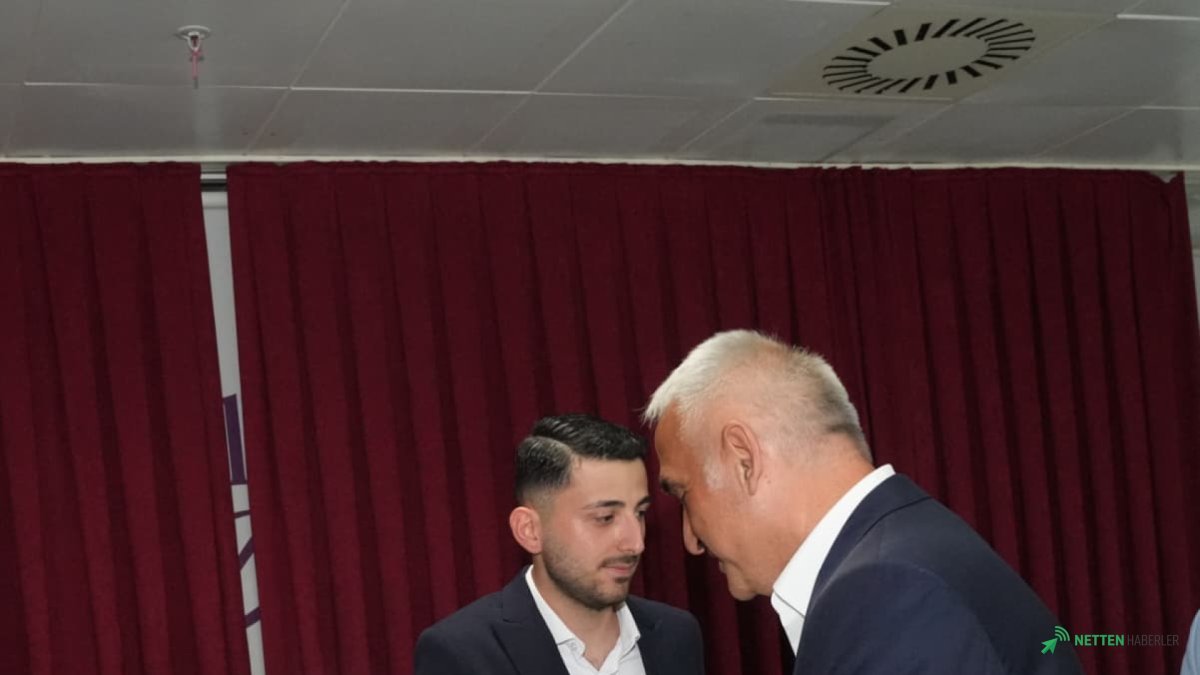 Bakan Ersoy'dan Yeni Evlilere 'Şahitlik' Sürprizi! Antalya'da Sadece Nikahla Kalmadı...