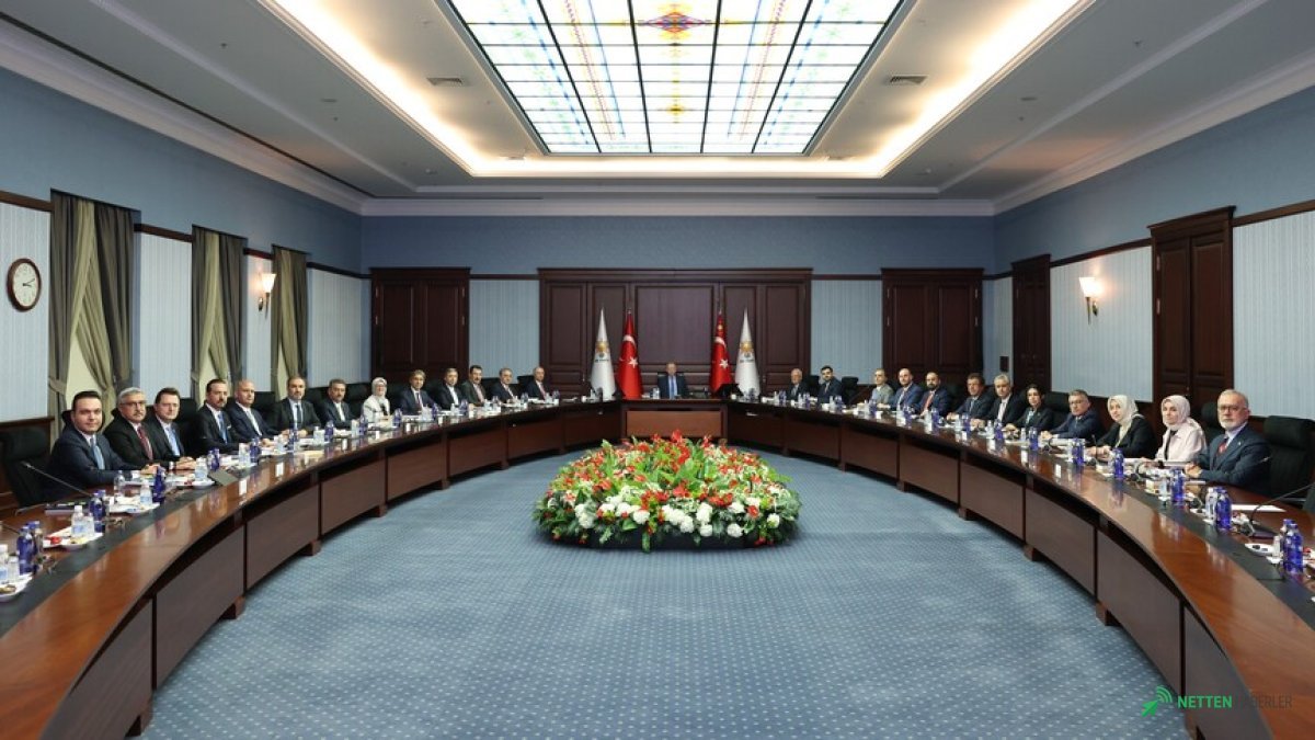 Erdoğan'dan Kritik MYK Toplantısı: Sona Erdiğinde Neler Konuşuldu? Kulislere Yansıyan Detaylar!