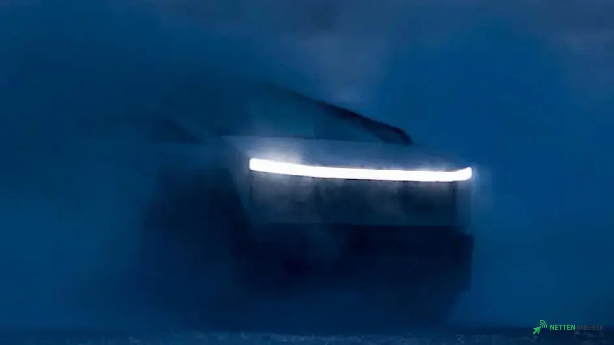 Tesla'dan Otomotiv Sektörünü Sarsacak Buluş: Artık Farlar 'Büyüyecek' Değil, 'Akıllanacak'!