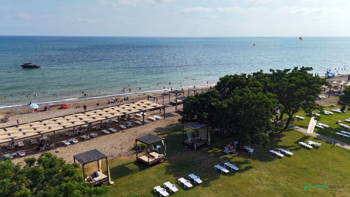 Tatil Keyfi Cep Dostu! Ücretsiz Halk Plajları Vatandaşı Denizle Buluşturuyor: Hangi İllerde Açılıyor?