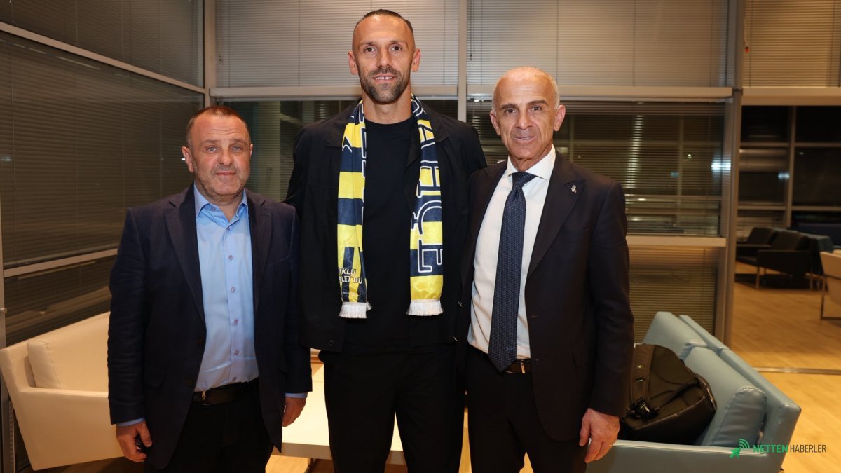 6 Yıl Sonra O İsim Fenerbahçe'de! Vedat Muriqi İstanbul'a Ayak Bastı: Taraftar Sevinci Dorukta!