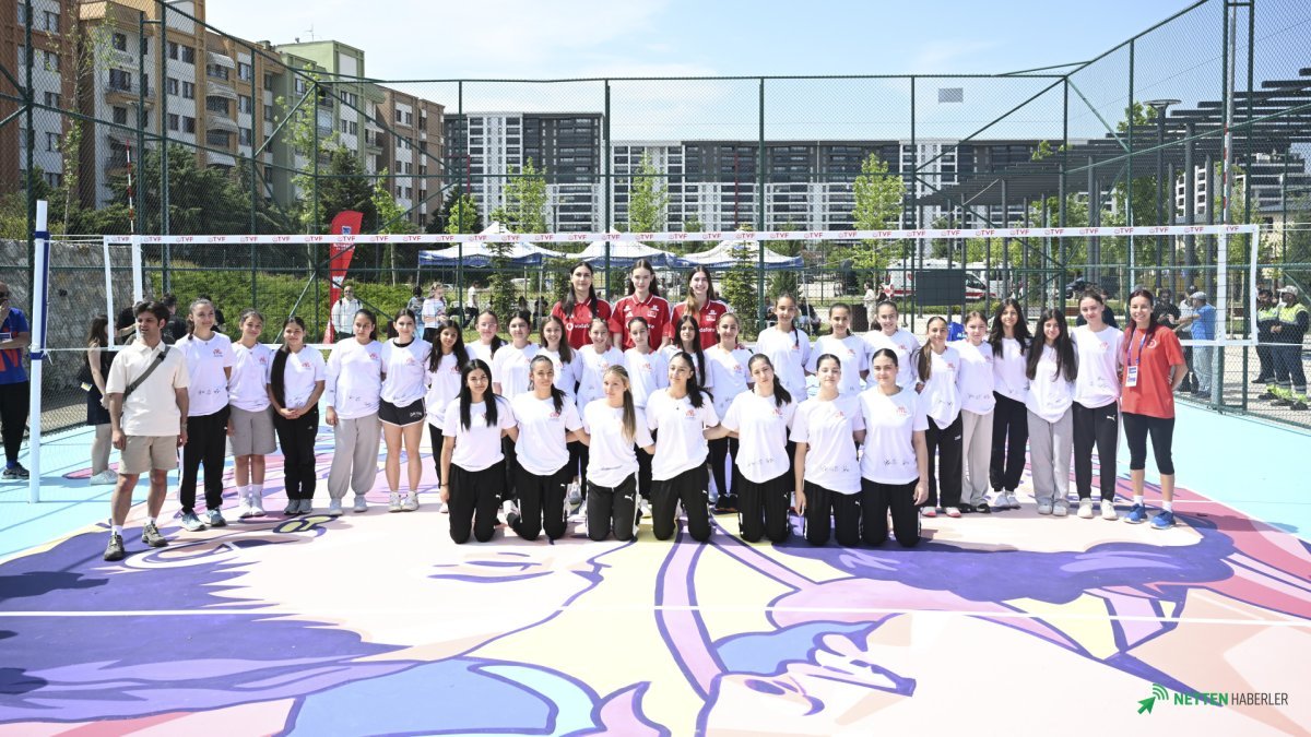 VNL'den Ankara'ya 'Kalici Voleybol Mirası': Yıldızların Portreleriyle Bezeli Sahalar Açıldı!