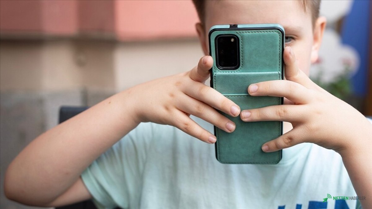 Polonya'dan İlkokullarda Çığır Açan Yasak: Cep Telefonları Tarih Oluyor mu?