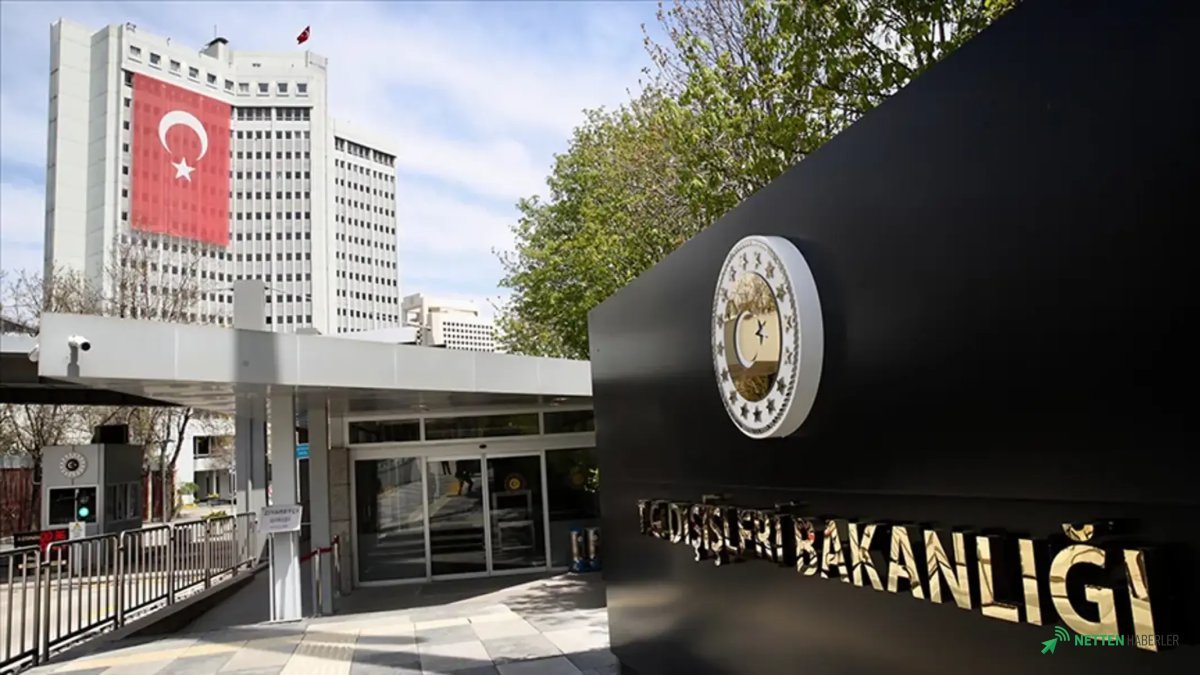 Mescid-i Aksa'da İsrail Bayrağı Şoku! 8 Ülke Birden İsrail'i Lanetledi: 'Kabul Edilemez!'