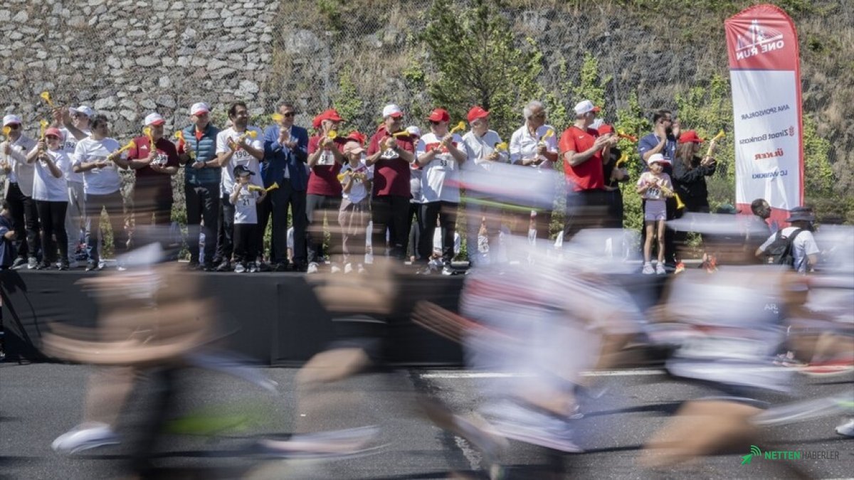 Uraloğlu'ndan Paralimpik Sporculara Destek Koşusu: Bakan, 'One Run' Etkinliğinde Pisti Salladı!
