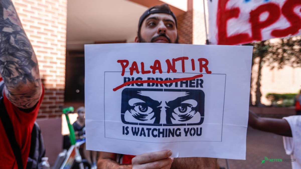 Fransa'dan Çifte Hamle: Palantir Devri Bitti, Yerli Yapay Zeka Devrimi Başlıyor!